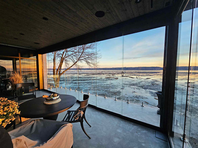 Porte vitrée sans cadrage