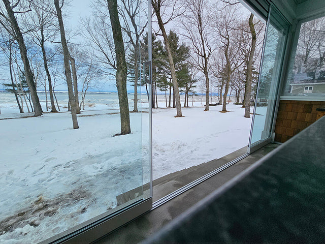 Porte vitrée sans cadrage