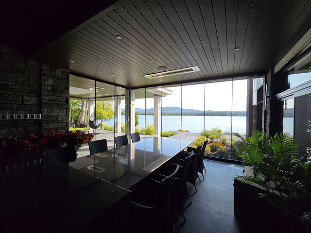 Porte vitrée sans cadrage